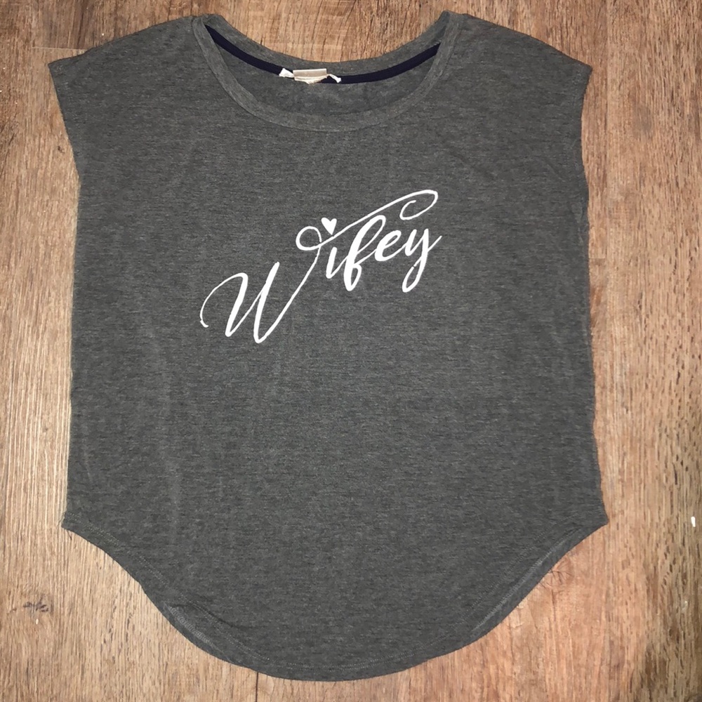 Wifey cropped sleeve shirt